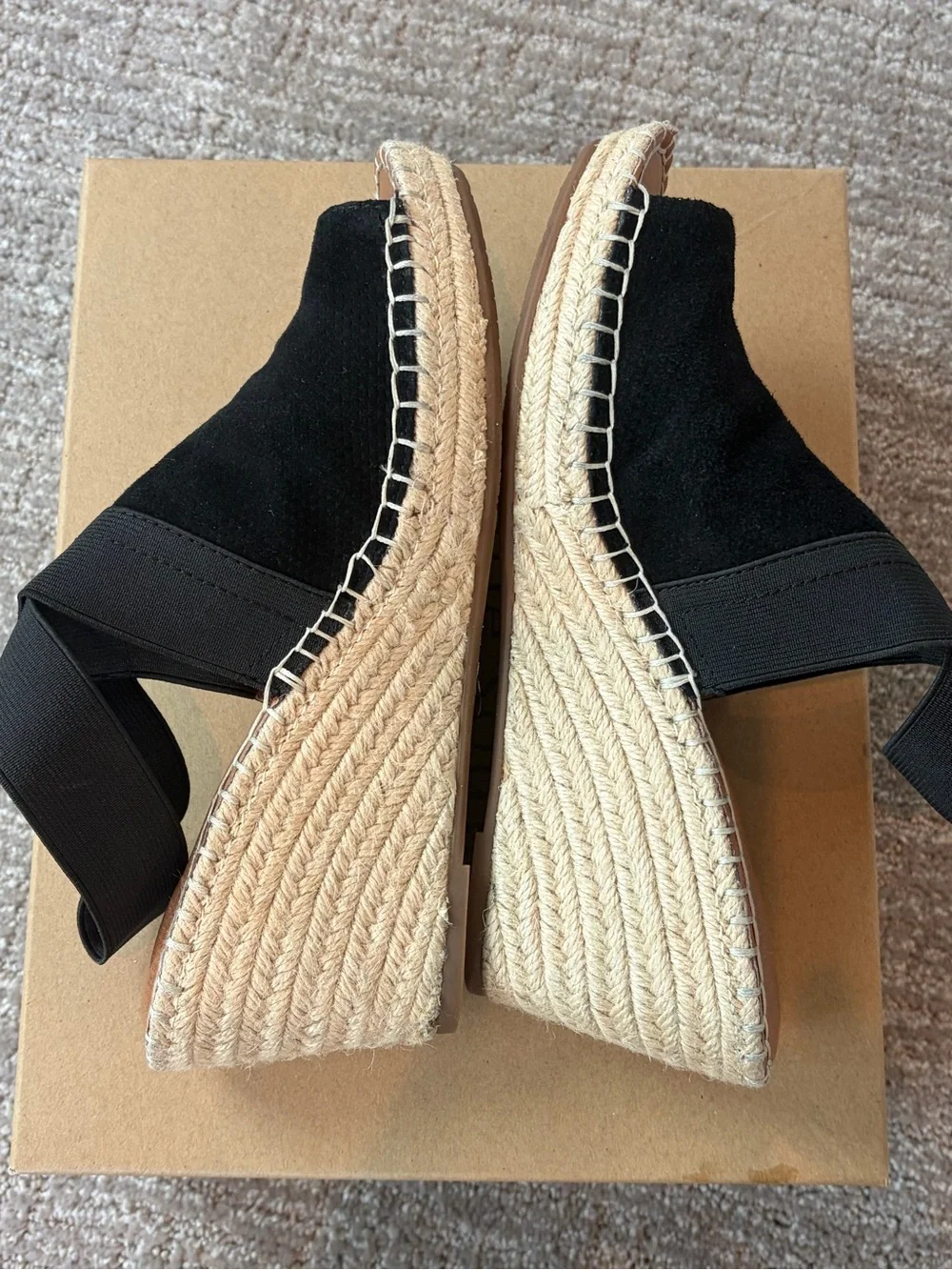 Gentle Souls by Kenneth Cole Colleen Wedge Sandal Sz 8, Black
